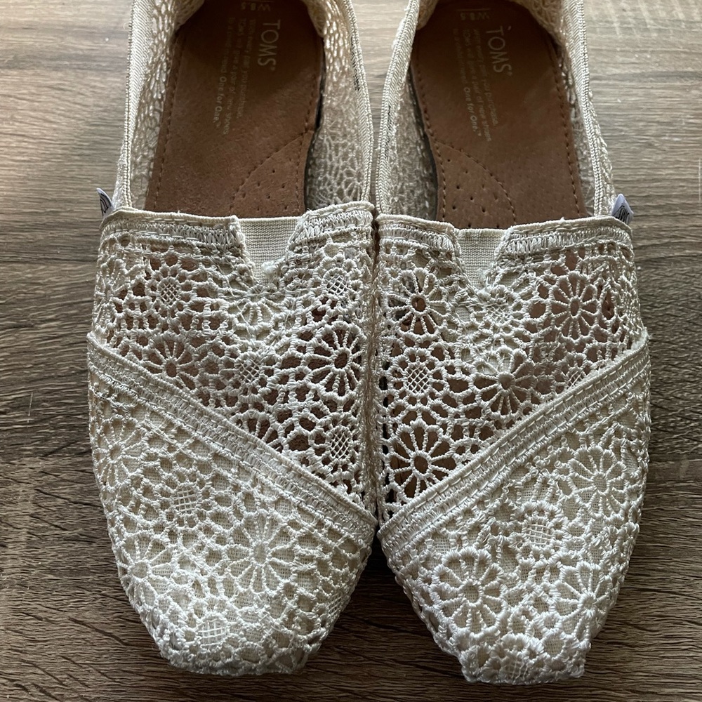 TOMS Natural Moroccan Crochet Classic